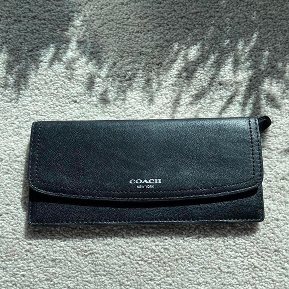 Coach Handbags - Coach envelop wallet/card holder